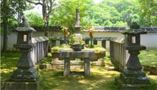 義教の首塚