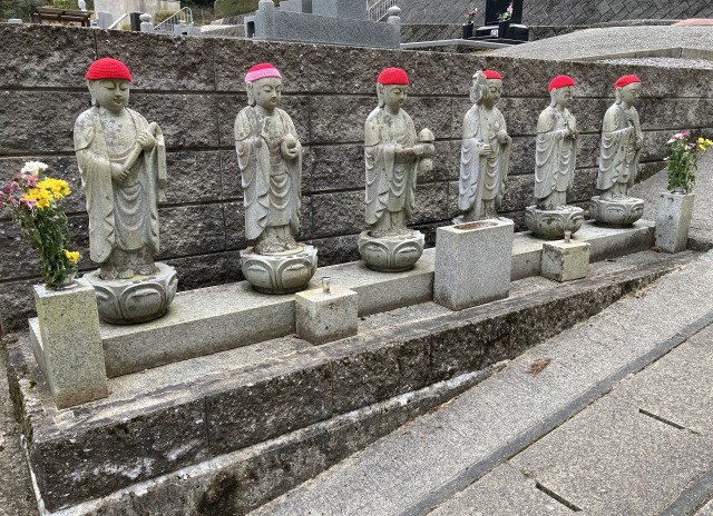 季節を感じる六地蔵さん - 【ブログ】 兵庫の墓石店「森田石材店」兵庫